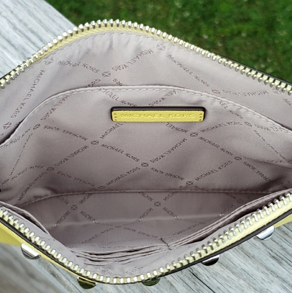⚠️LAST 1⚠️Michael Kors Jet Set XL Clutch Wristlet - Picture 3 of 5